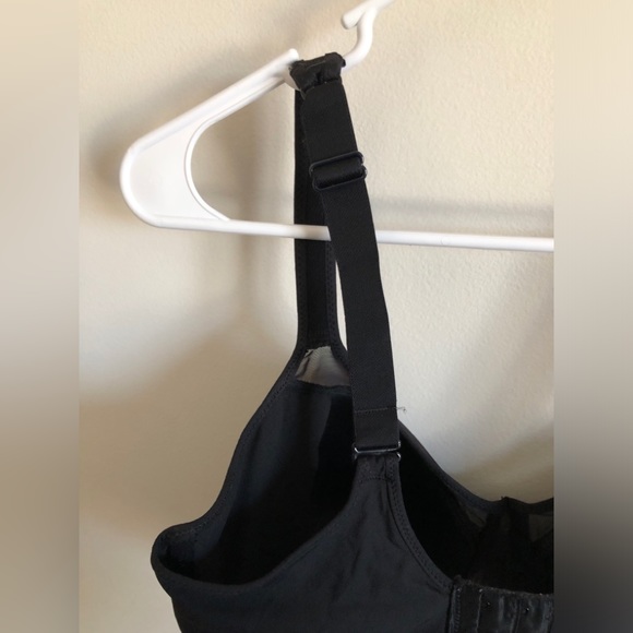 Bali Women’s One Smooth U Ultralight Bra in size 38DD in Black - Picture 8 of 11